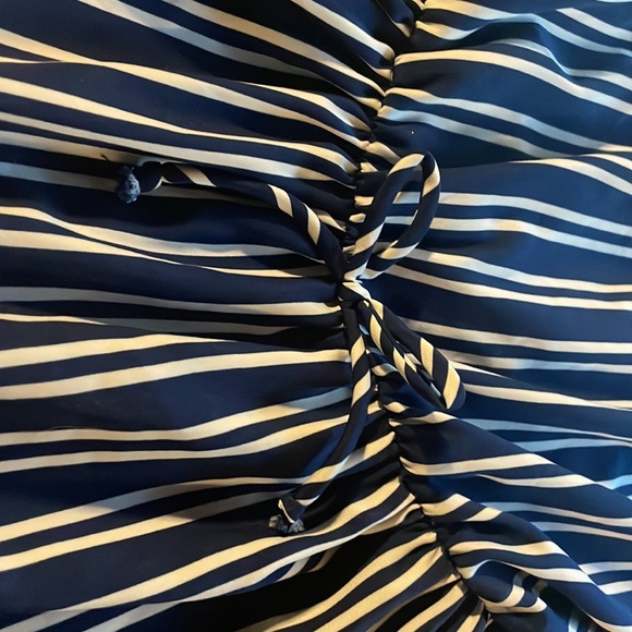 Open shoulder kids dress - Picture 2 of 4